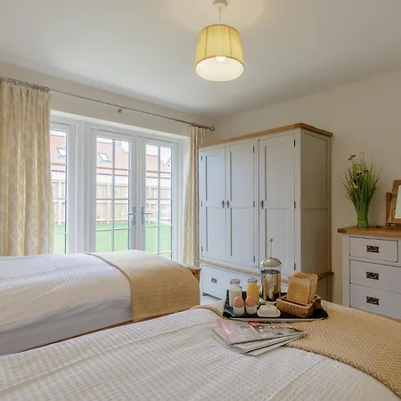 2 Bed In 77831 Helmsley