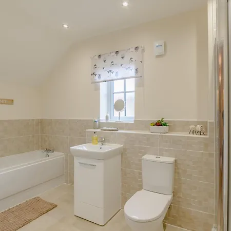 2 Bed In 77831